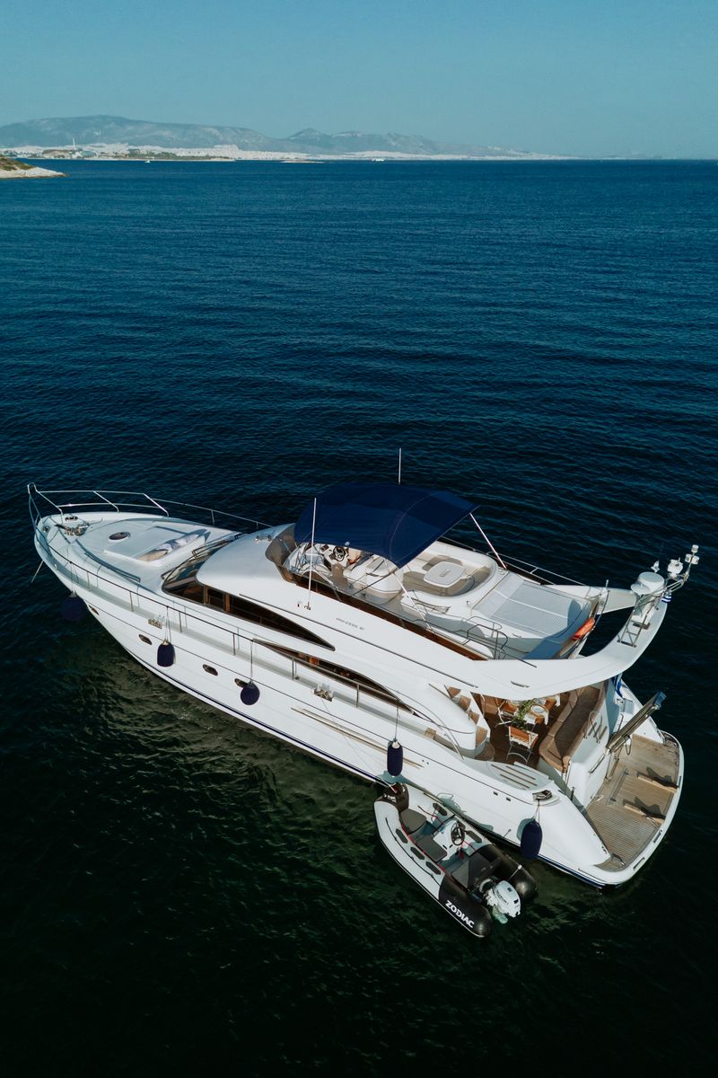 “Lady Hope” Princess 61 Flybridge — 3