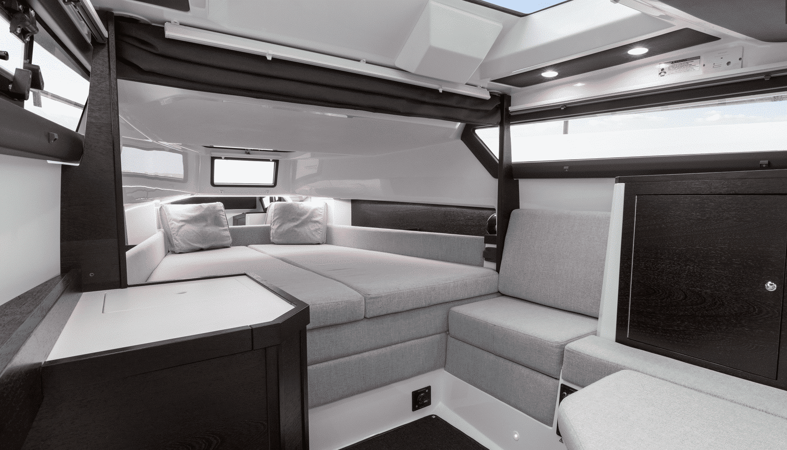 “Oktana” Axopar 37 T-T Brabus Line — 5