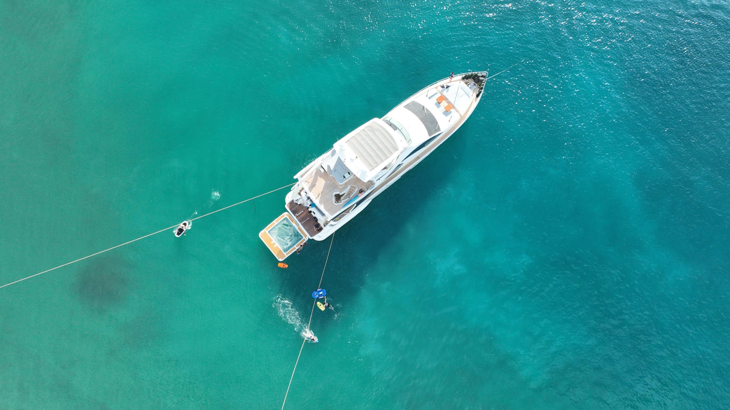 “La Fenice” Azimut 85 Flybridge — 2