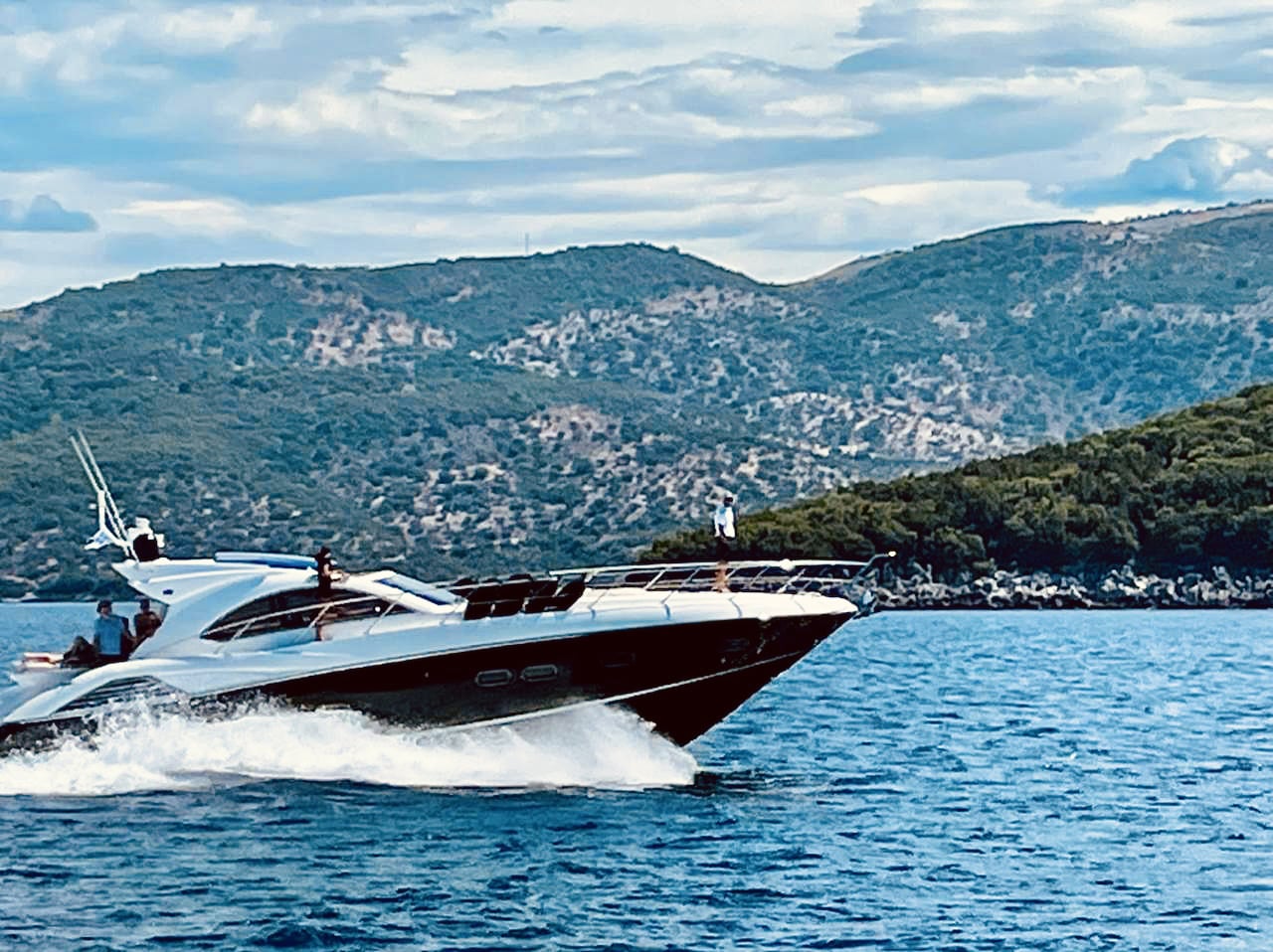 “Just” Sunseeker Predator 54 — 5
